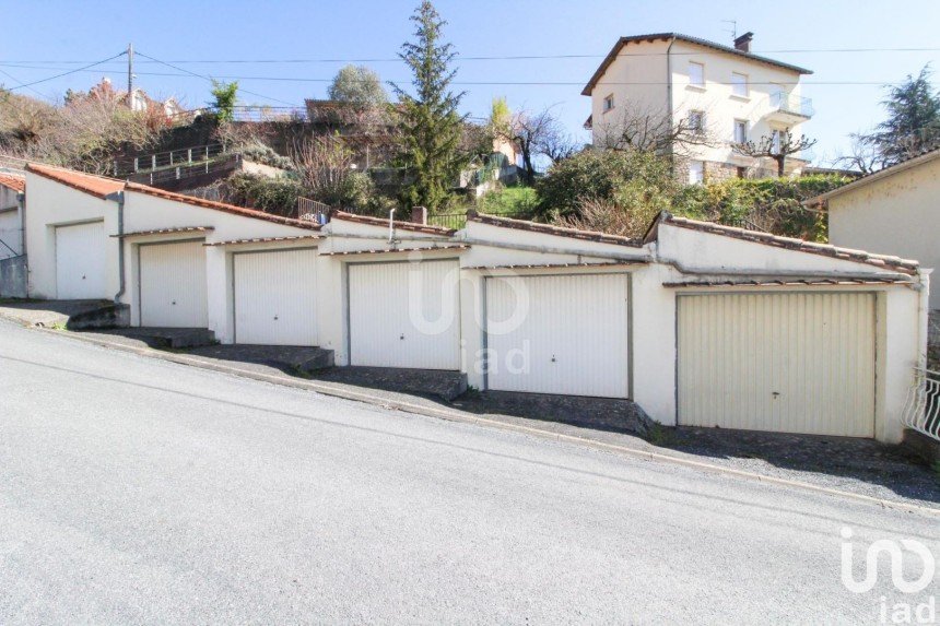 Parking/garage/box de 92 m² à Saint-Affrique (12400)