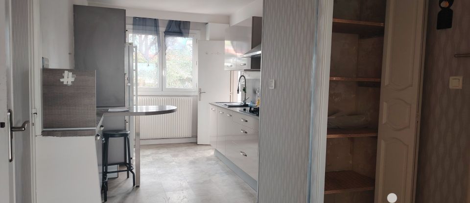 Appartement 3 pièces de 75 m² à Saint-Étienne (42000)