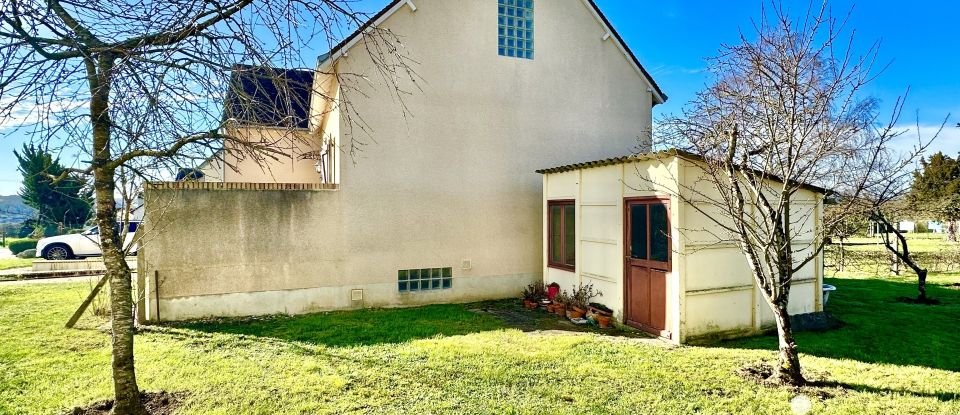 Traditional house 6 rooms of 131 m² in Saint-Gaultier (36800)
