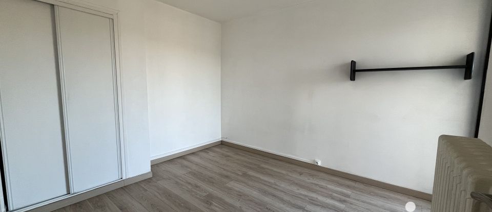 Appartement 4 pièces de 91 m² à Bagnols-sur-Cèze (30200)