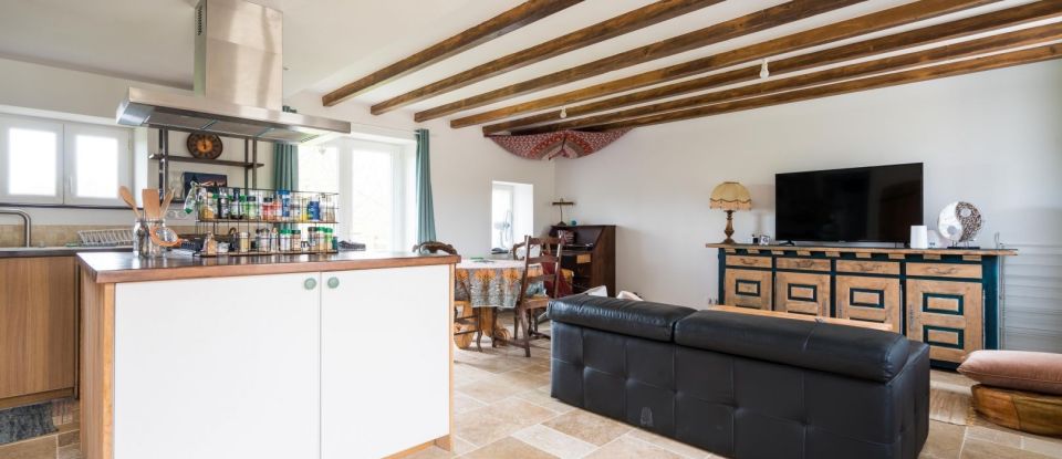 House 12 rooms of 284 m² in Les Epesses (85590)