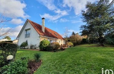 House 6 rooms of 184 m² in Claye-Souilly (77410)