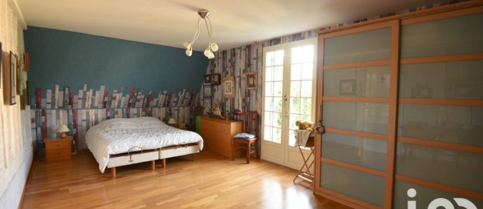 Maison traditionnelle 7 pièces de 235 m² à Fontaine-le-Bourg (76690)