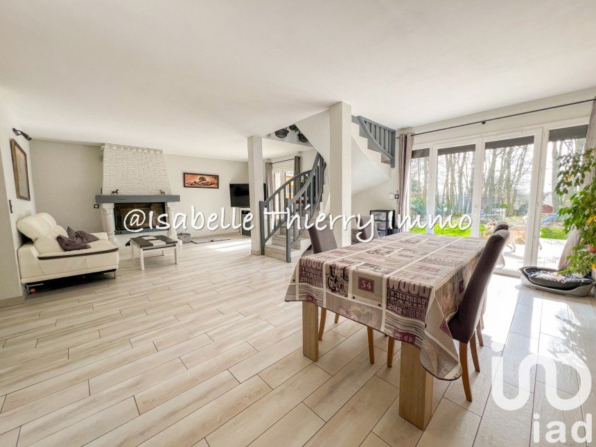 Maison traditionnelle 7 pièces de 131 m² à Montlhéry (91310)