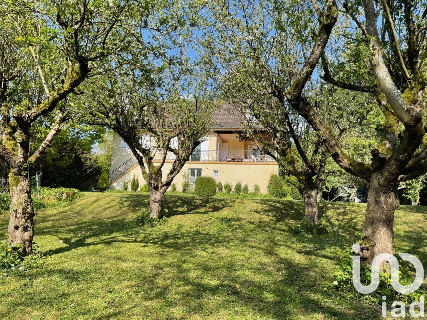 Maison traditionnelle 12 pièces de 289 m² à Triel-sur-Seine (78510)