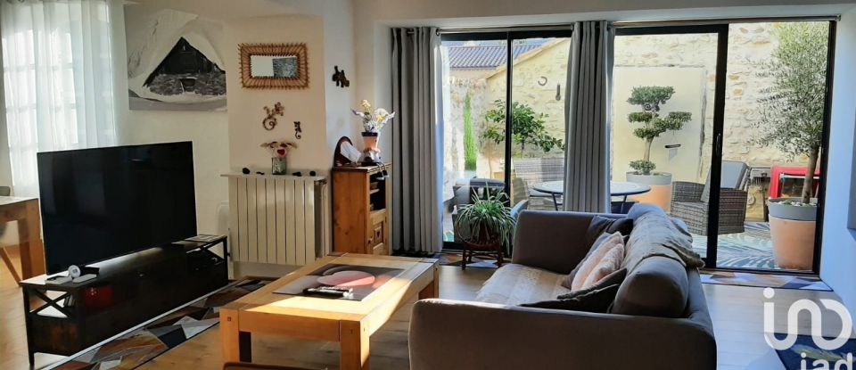 Maison de village 8 pièces de 141 m² à Saint-Marcel-d'Ardèche (07700)