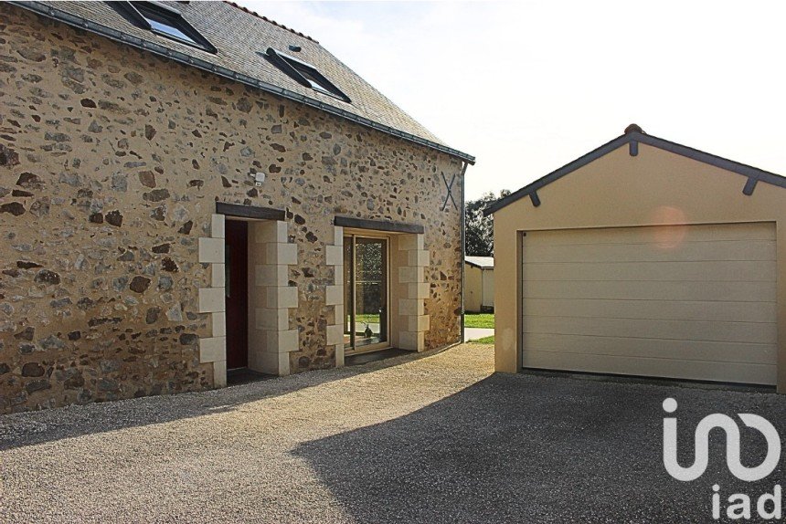 Maison de village 5 pièces de 137 m² à La Chapelle-Saint-Laud (49140)