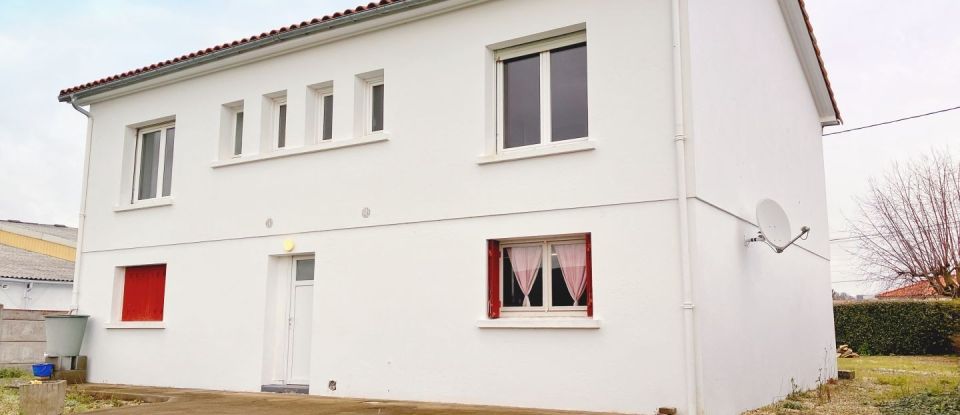 House 4 rooms of 90 m² in Fontenay-le-Comte (85200)