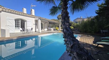 Traditional house 6 rooms of 166 m² in Six-Fours-les-Plages (83140)