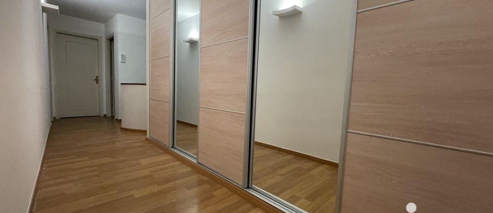 Duplex 5 rooms of 202 m² in Lens (62300)