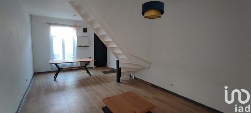 House 4 rooms of 72 m² in - (59170)