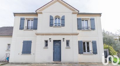 Maison traditionnelle 10 pièces de 185 m² à Montlignon (95680)