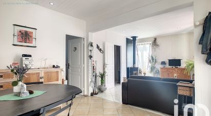 Traditional house 3 rooms of 54 m² in Angoulins (17690)