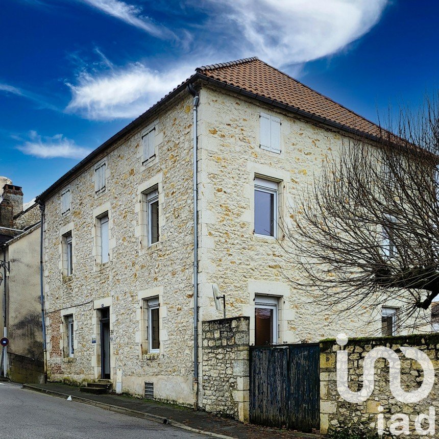 Building in Souillac (46200) of 300 m²