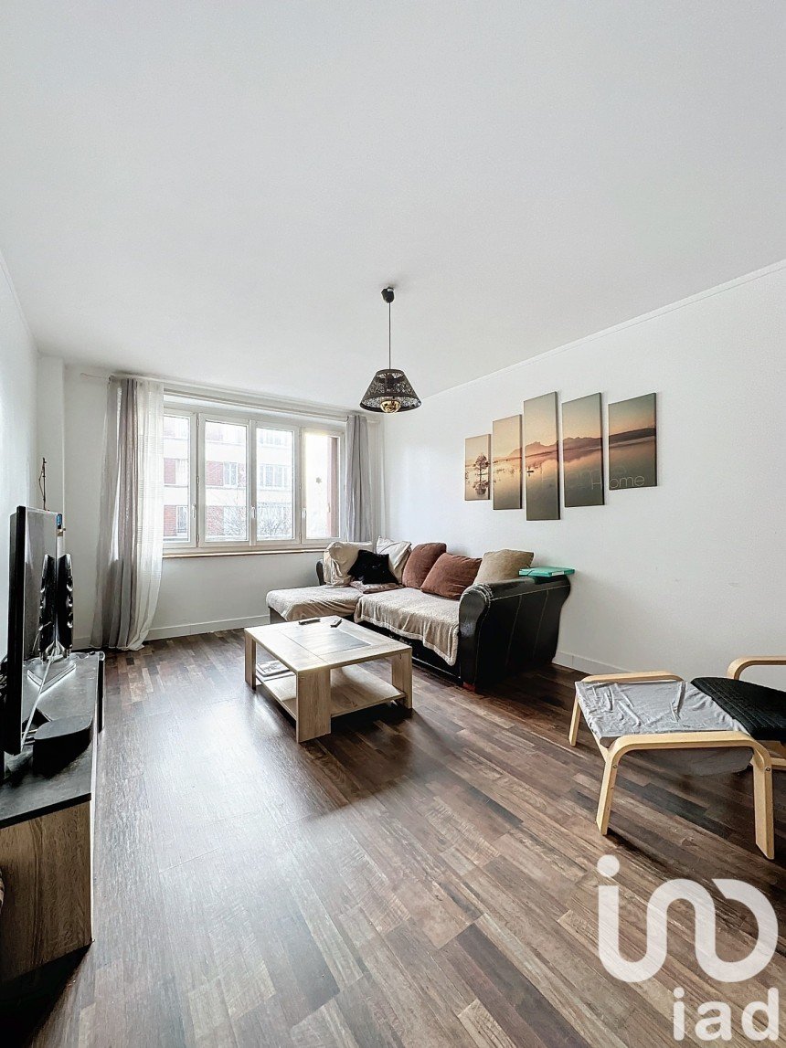 Apartment 3 rooms of 74 m² in Les Pavillons-sous-Bois (93320)