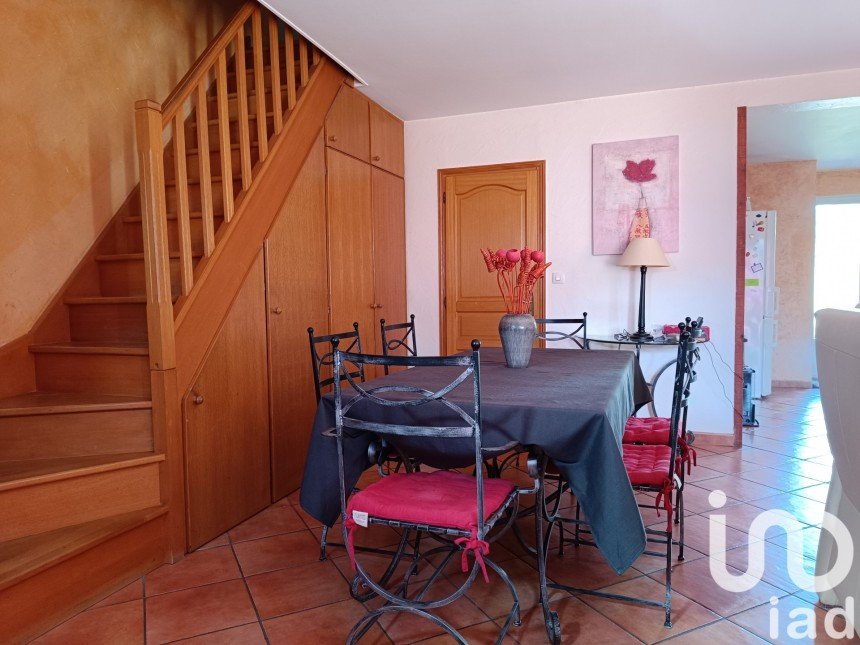 Traditional house 6 rooms of 115 m² in Boinville-le-Gaillard (78660)