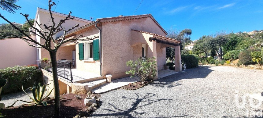 House 4 rooms of 97 m² in Fréjus (83370)