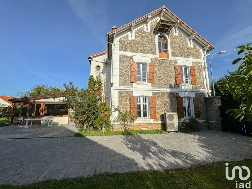 Maison 6 pièces de 230 m² à Nanteuil-lès-Meaux (77100)
