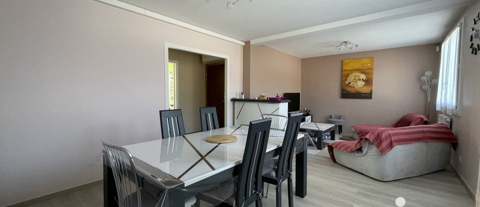Apartment 3 rooms of 72 m² in Renage (38140)