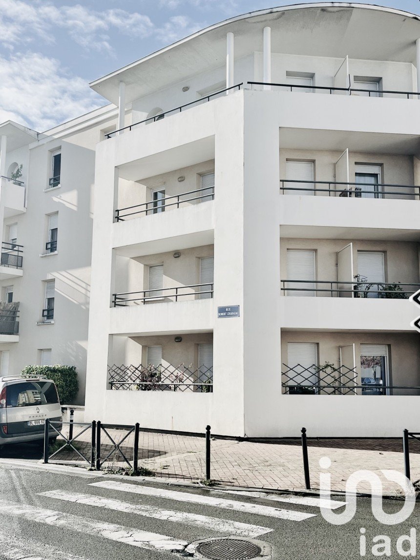Appartement 2 pièces de 47 m² à Bordeaux (33300)