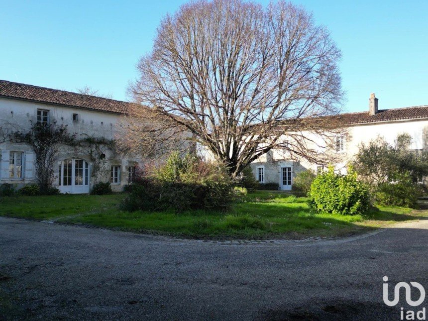 House 16 rooms of 522 m² in Angeac-Champagne (16130)