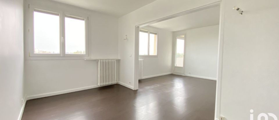 Appartement 3 pièces de 69 m² à Trappes (78190)