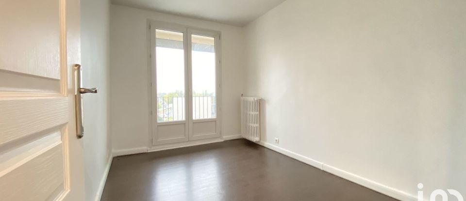Apartment 3 rooms of 69 m² in Trappes (78190)