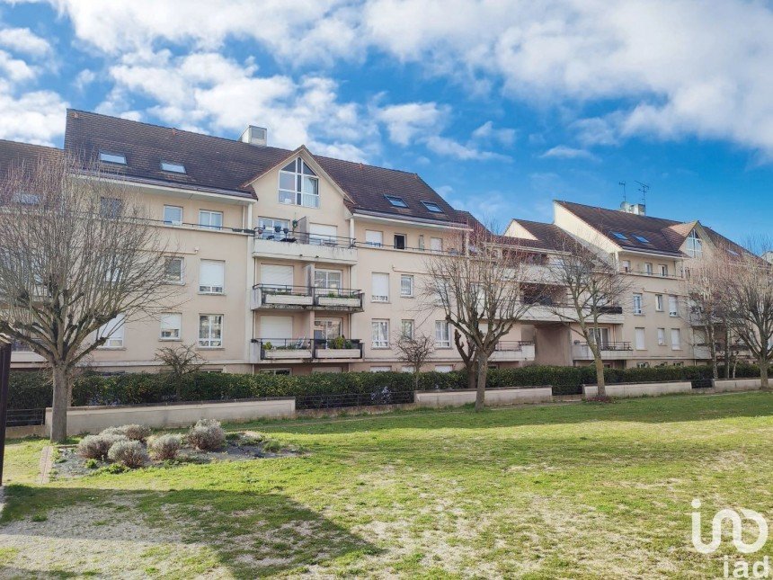 Appartement 3 pièces de 65 m² à Écouen (95440)