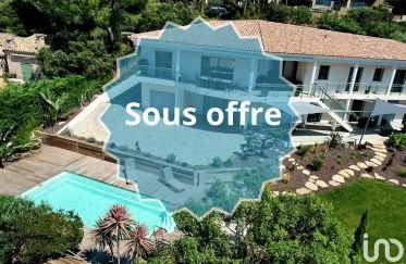 House 8 rooms of 232 m² in Six-Fours-les-Plages (83140)