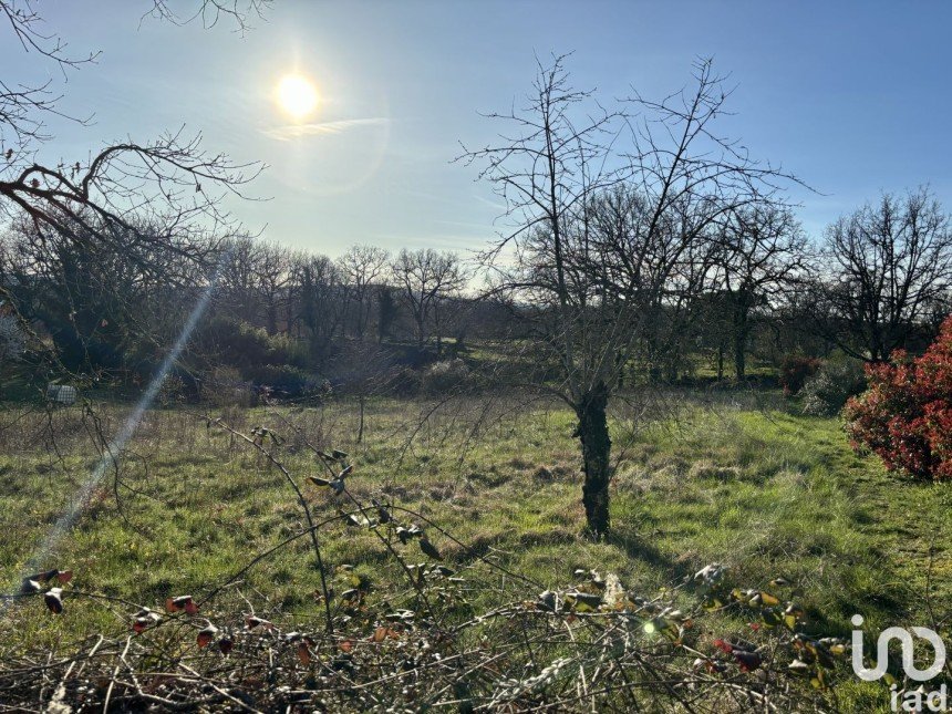 Land of 1,745 m² in Cambes (46100)