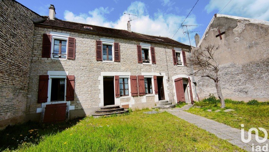 Maison 4 pièces de 114 m² à Saint-Cyr-les-Colons (89800)