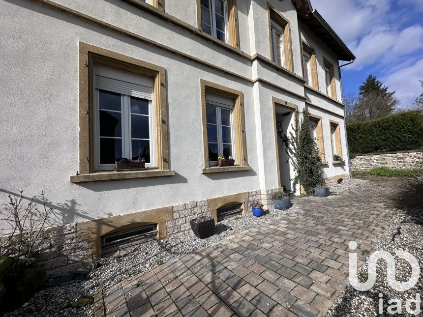 Maison traditionnelle 8 pièces de 234 m² à Tritteling-Redlach (57385)