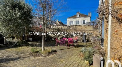 House 8 rooms of 145 m² in Montlhéry (91310)