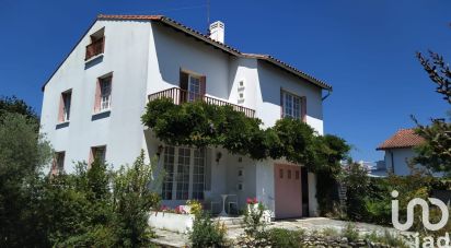 Traditional house 5 rooms of 126 m² in Vaux-sur-Mer (17640)