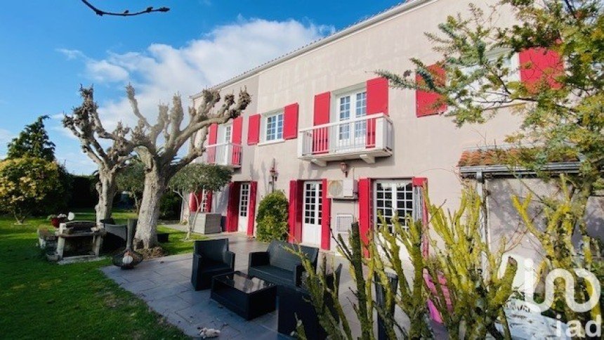 Maison 12 pièces de 387 m² à Vaux-sur-Mer (17640)