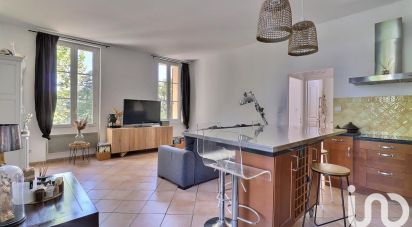 Appartement 3 pièces de 71 m² à Marseille (13011)