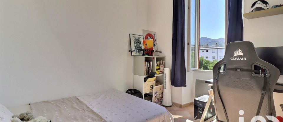 Apartment 3 rooms of 71 m² in Marseille (13011)