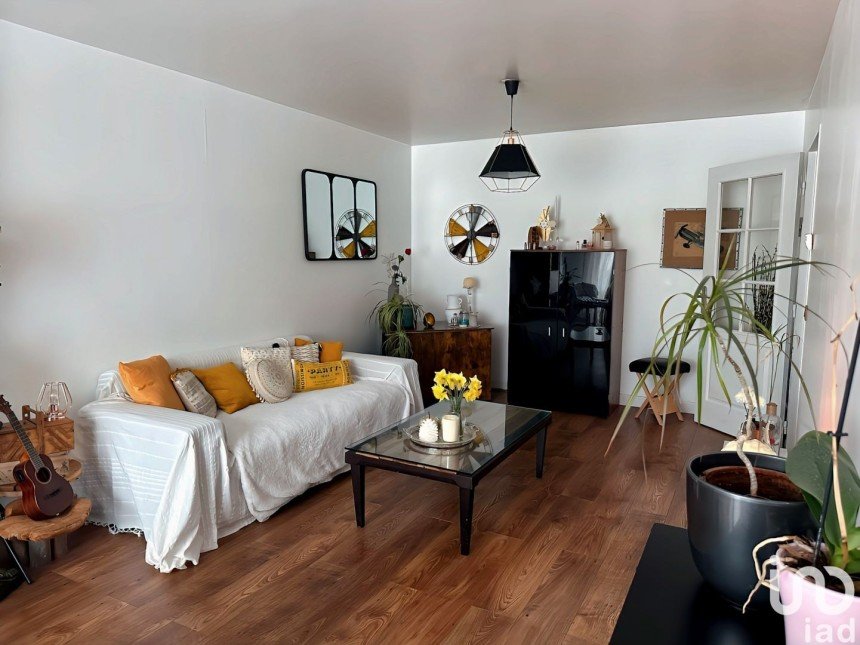 Apartment 3 rooms of 76 m² in Vaujours (93410)