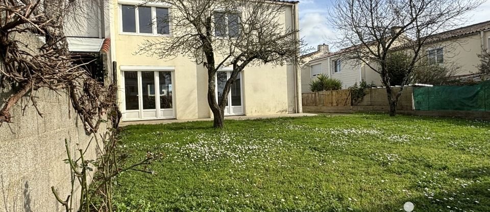 Town house 7 rooms of 103 m² in Fontenay-le-Comte (85200)