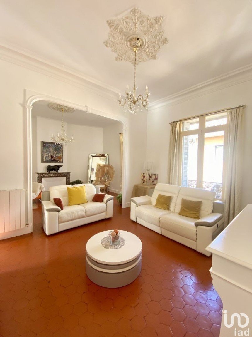Appartement 6 pièces de 145 m² à Nîmes (30900)