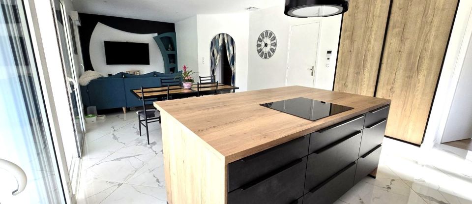 Maison traditionnelle 5 pièces de 160 m² à Saint-Amans-Soult (81240)