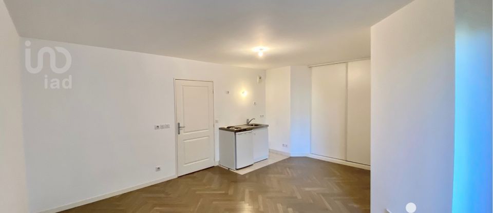 Apartment 2 rooms of 44 m² in Courbevoie (92400)
