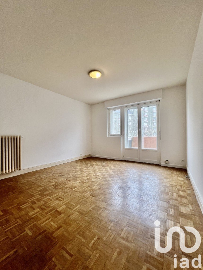 Apartment 2 rooms of 45 m² in Lorient (56100)