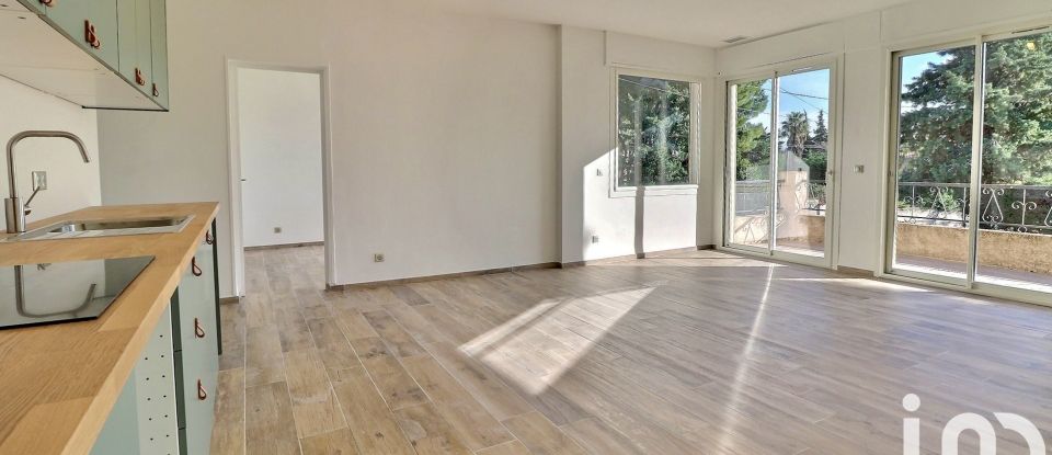 House 8 rooms of 164 m² in La Ciotat (13600)