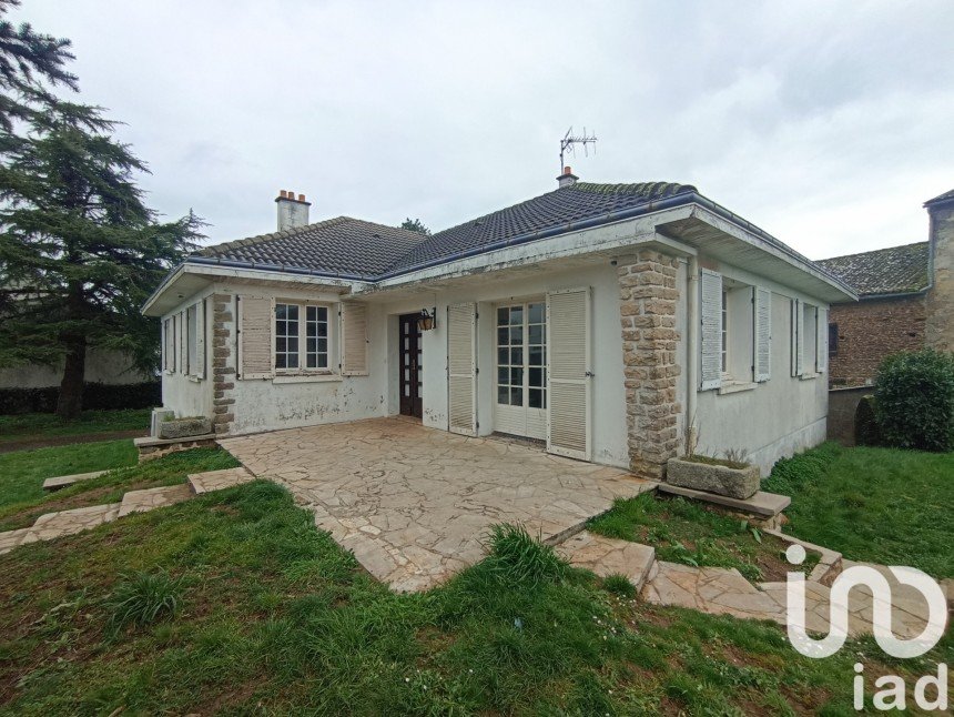 Maison 5 pièces de 130 m² à Ménigoute (79340)