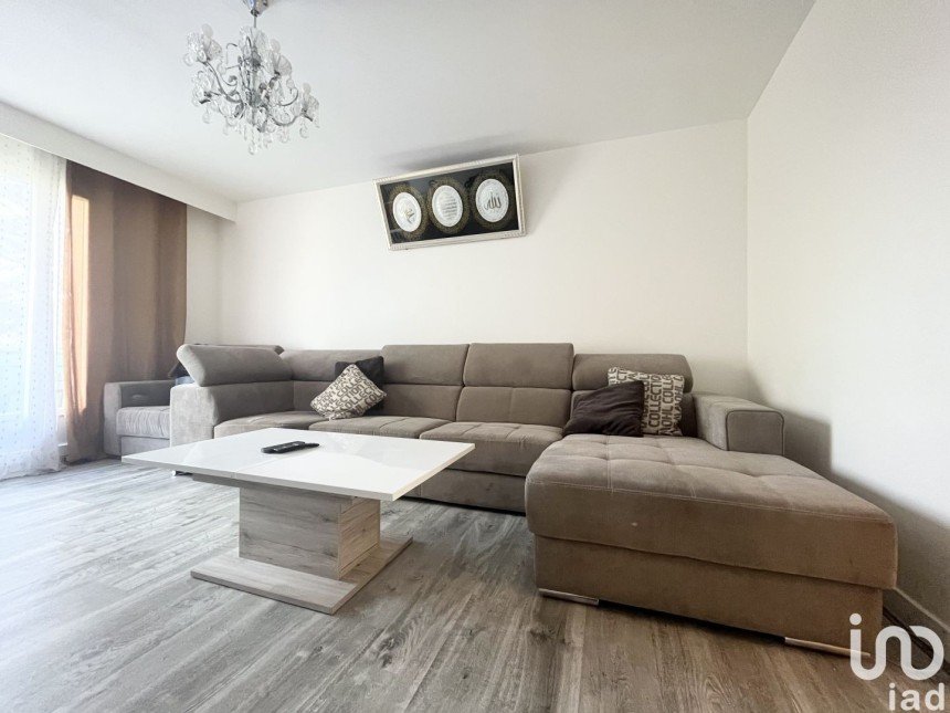 Apartment 3 rooms of 57 m² in Ézanville (95460)