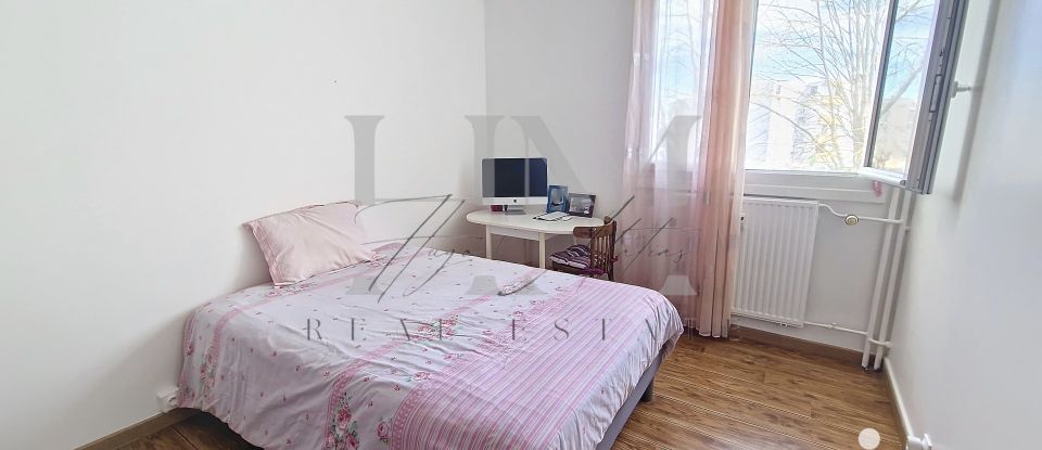 Appartement 5 pièces de 82 m² à Roissy-en-Brie (77680)