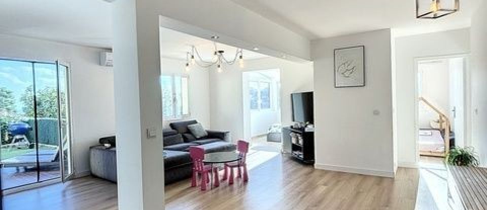 Appartement 4 pièces de 102 m² à Nice (06100)
