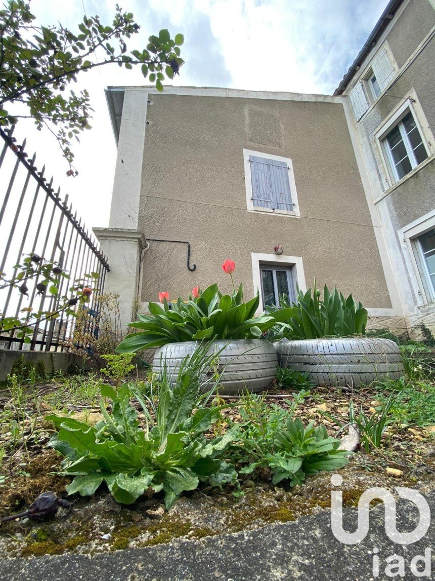 Town house 3 rooms of 53 m² in Pamproux (79800)