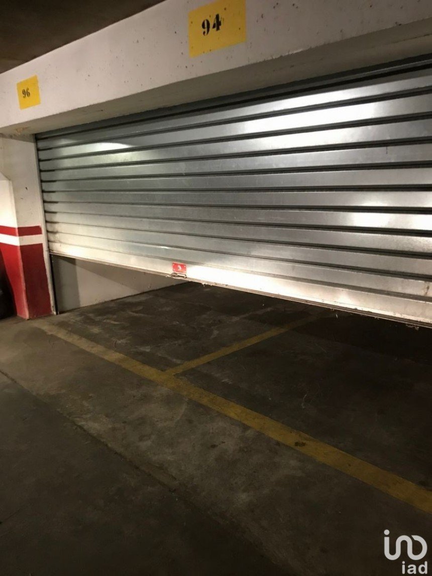 Parking/garage/box de 50 m² à Paris (75011)